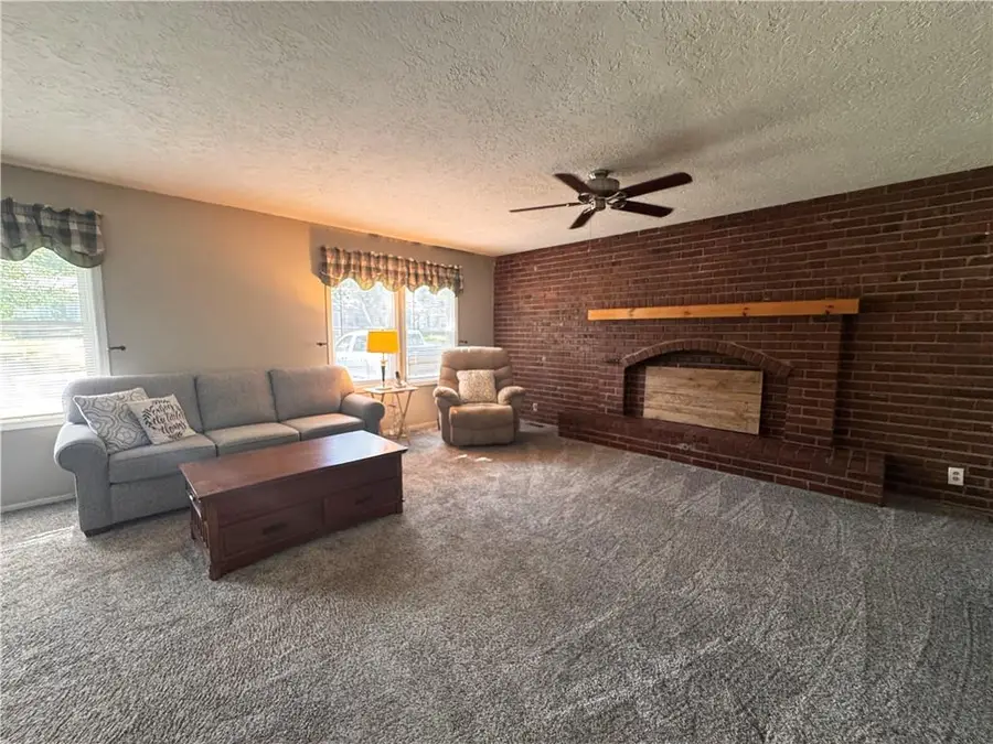 1609 S Ellison Way, Independence, MO 64050 - #3