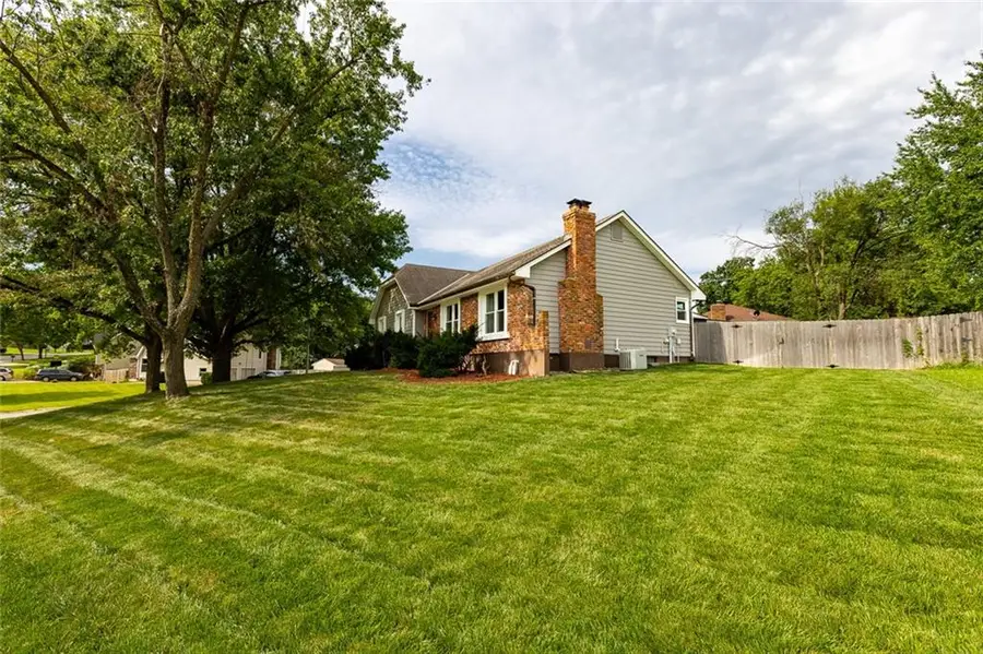 7914 N Garfield Avenue, Kansas City, MO 64118 - #3