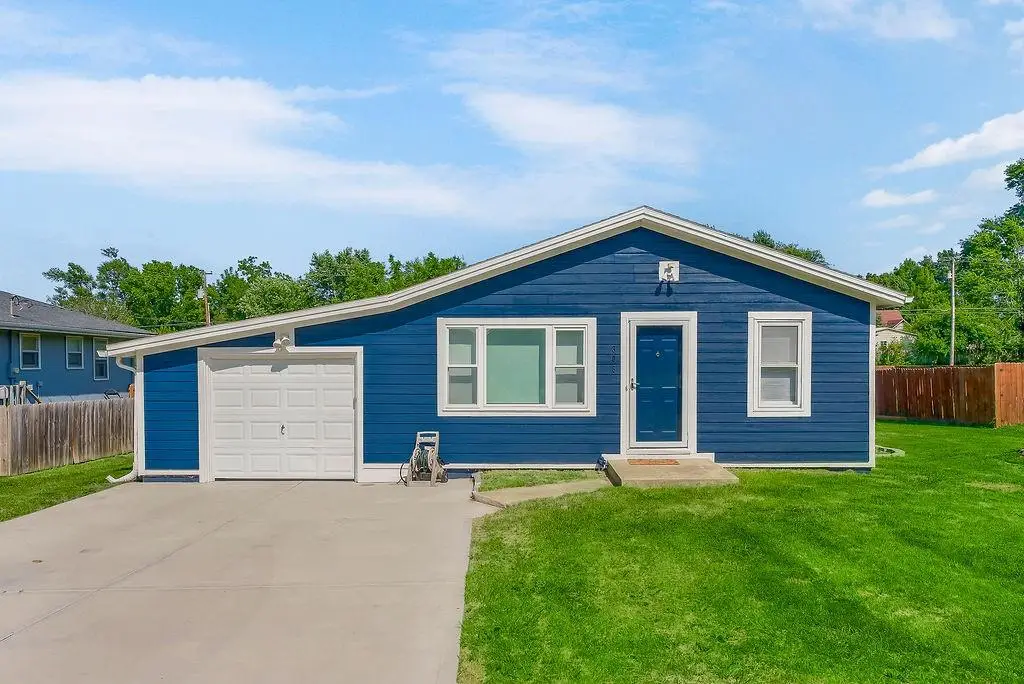 308 N Washington Street, Spring Hill, KS 66083 - #1