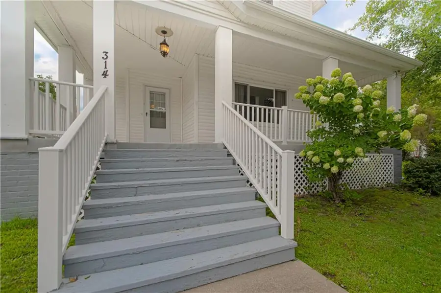 314 N Main Street, Carrollton, MO 64633 - #3