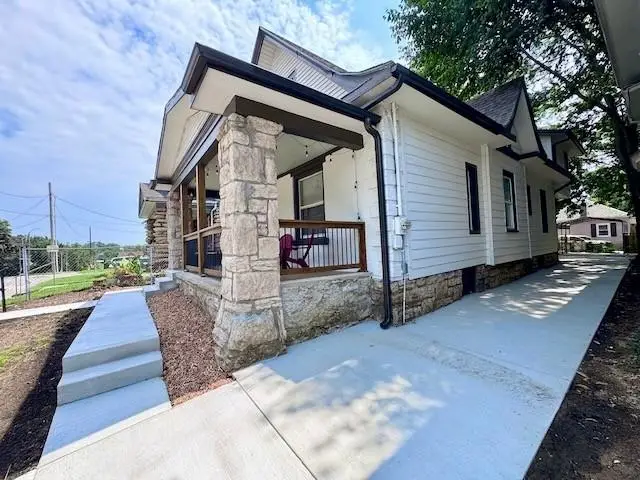 1219 E 41st Street, Kansas City, MO 64110 - #3