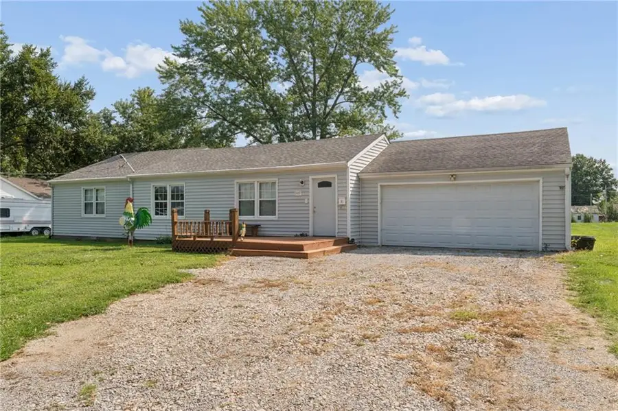 909 Daisy Street, Sweet Springs, MO 65351 - #3