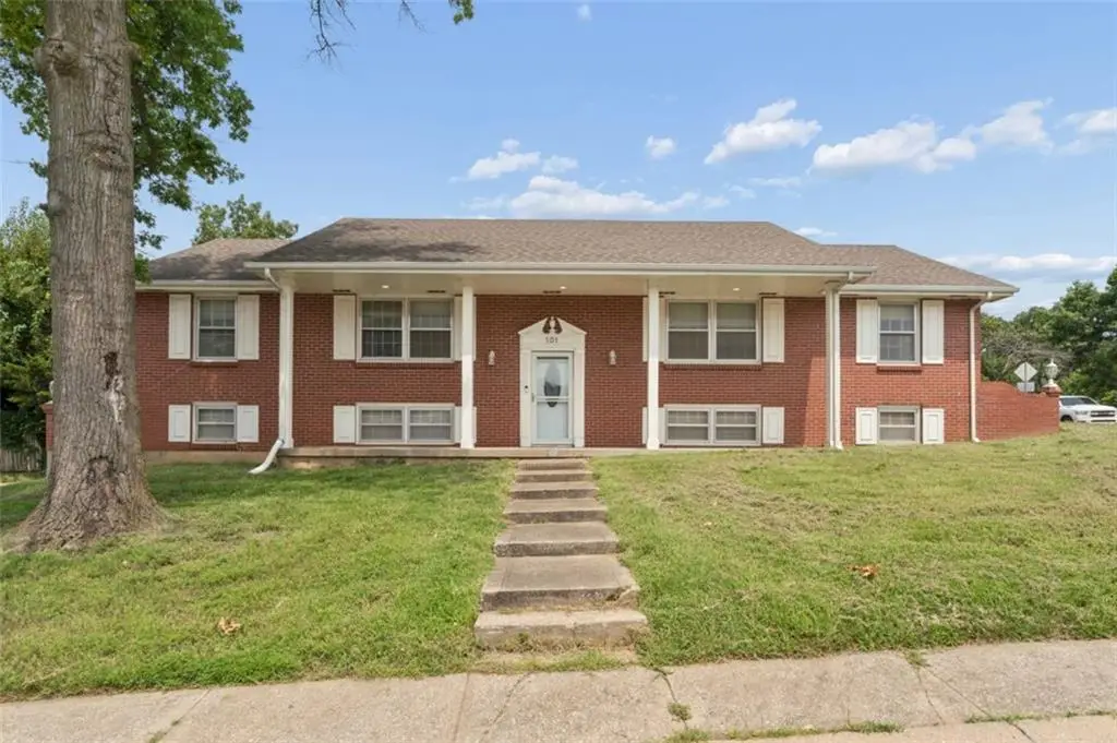 101 W Insley Avenue, Bonner Springs, KS 66012 - #1