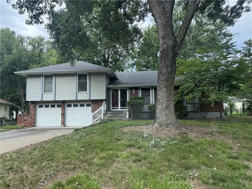 6206 Hallet Street, Shawnee, KS 66216 - #1