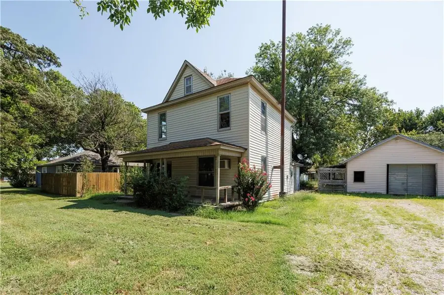 424 N 14th Street, Fredonia, KS 66736 - #2