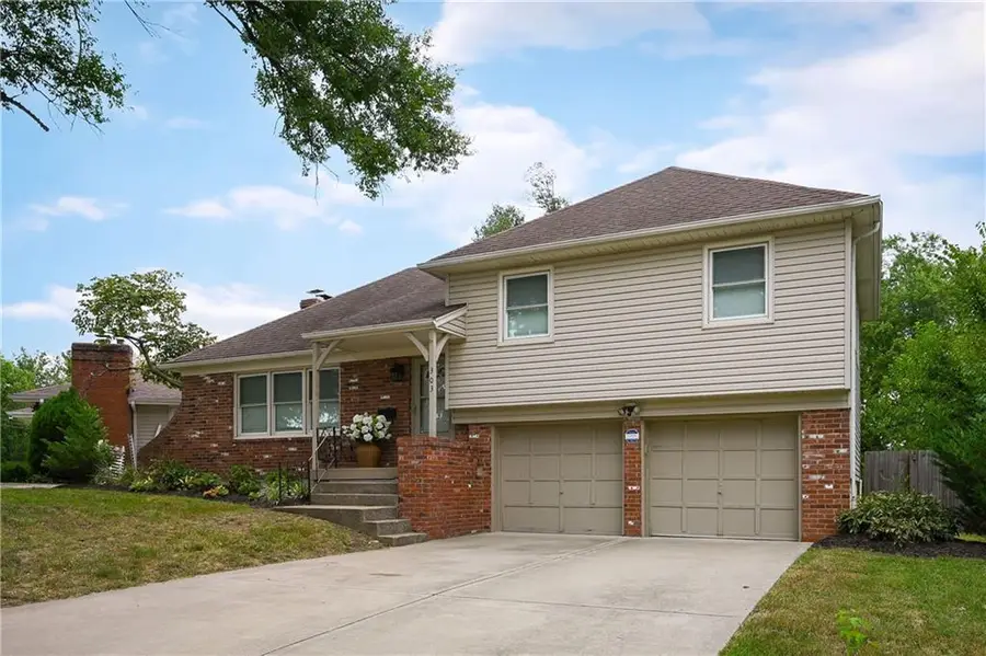 303 SW Pinnell Drive, Lees Summit, MO 64081 - #3