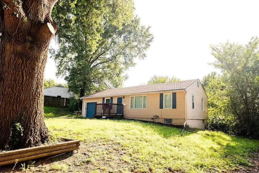 10010 Bellaire Avenue, Kansas City, MO 64134 - #2
