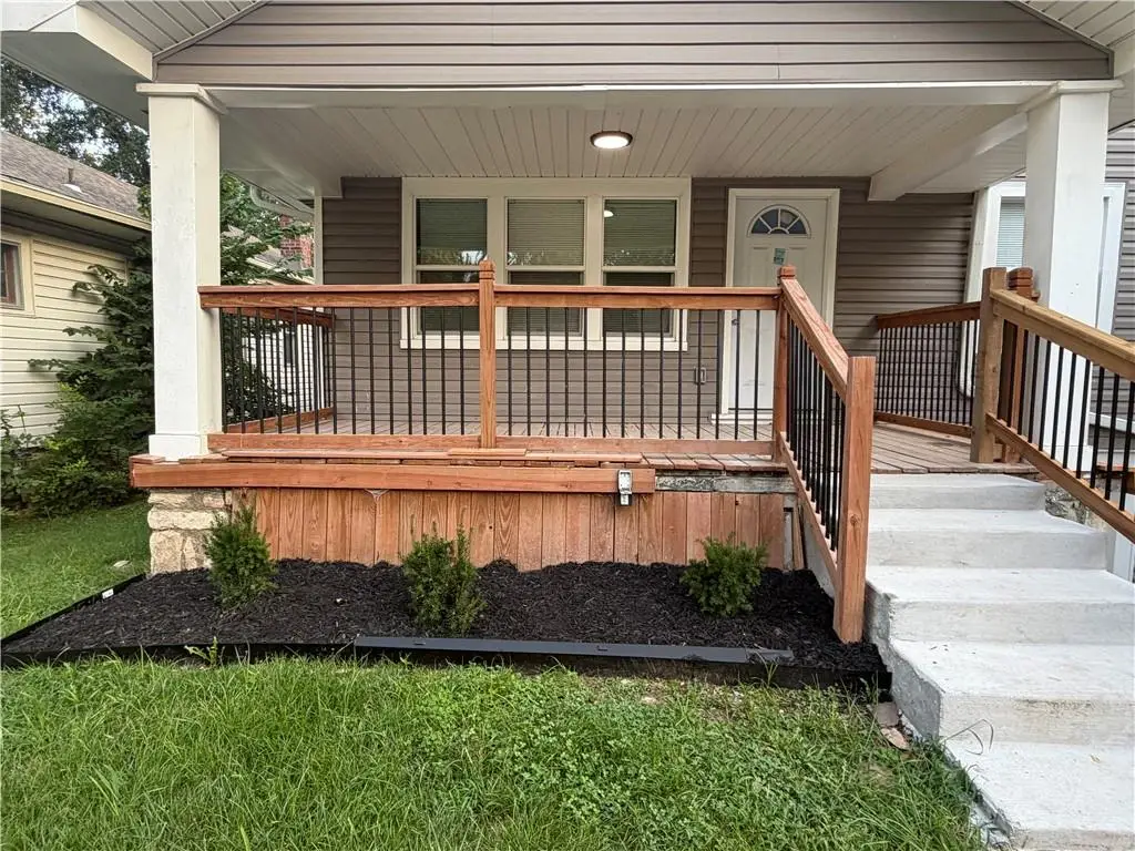 1849 E 68th Terrace, Kansas City, MO 64132 - #1