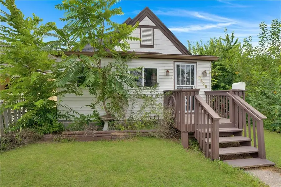 2425 Jackson Avenue, Kansas City, MO 64127 - #2