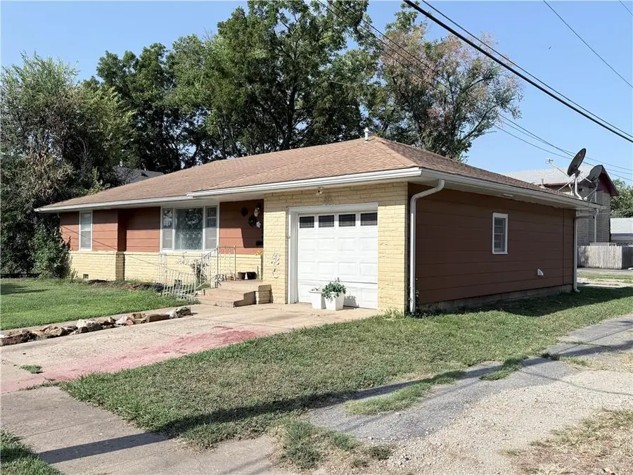409 N 15th Street, Independence, KS 67301 - #3