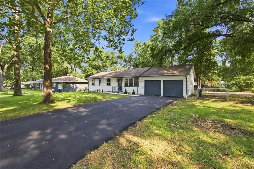 4514 E 113th Street, Kansas City, MO 64137 - #1