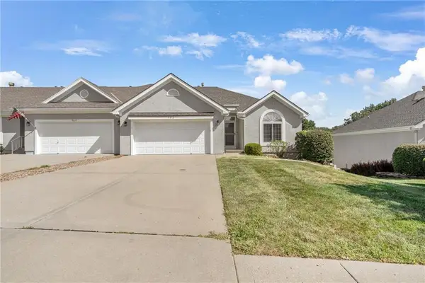 9613 N Locust Drive, Kansas City, MO 64155