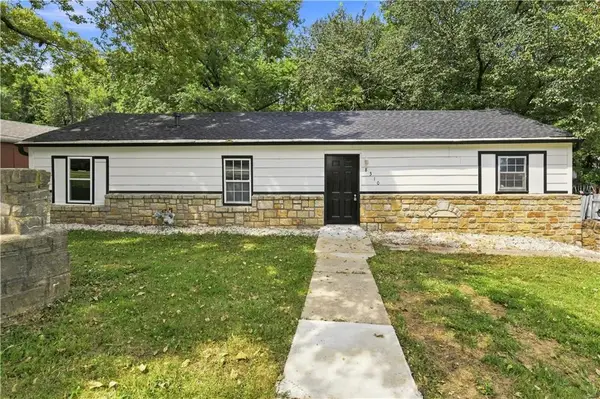 8310 Ottawa Street, De Soto, KS 66018