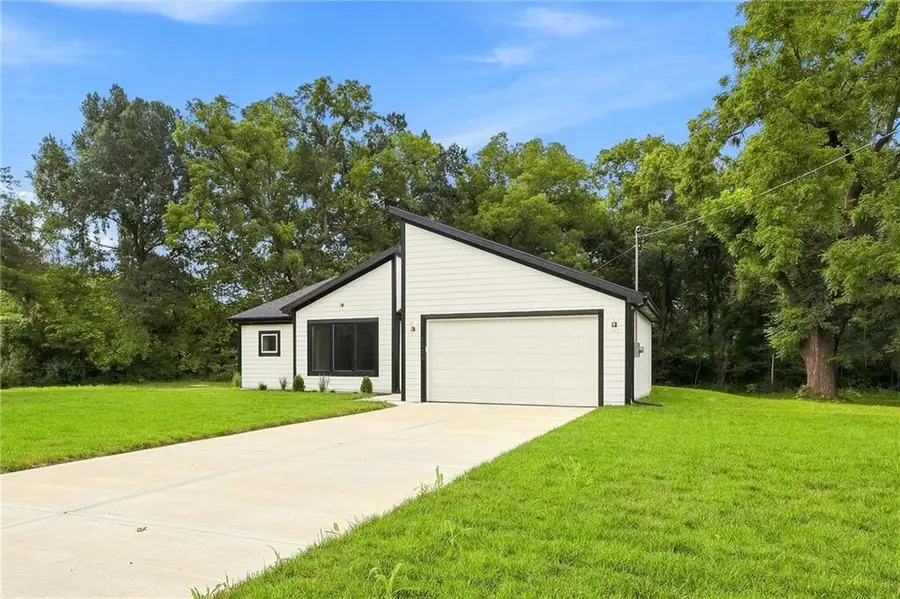 5705 Tauromee Avenue, Kansas City, KS 66102 - #3