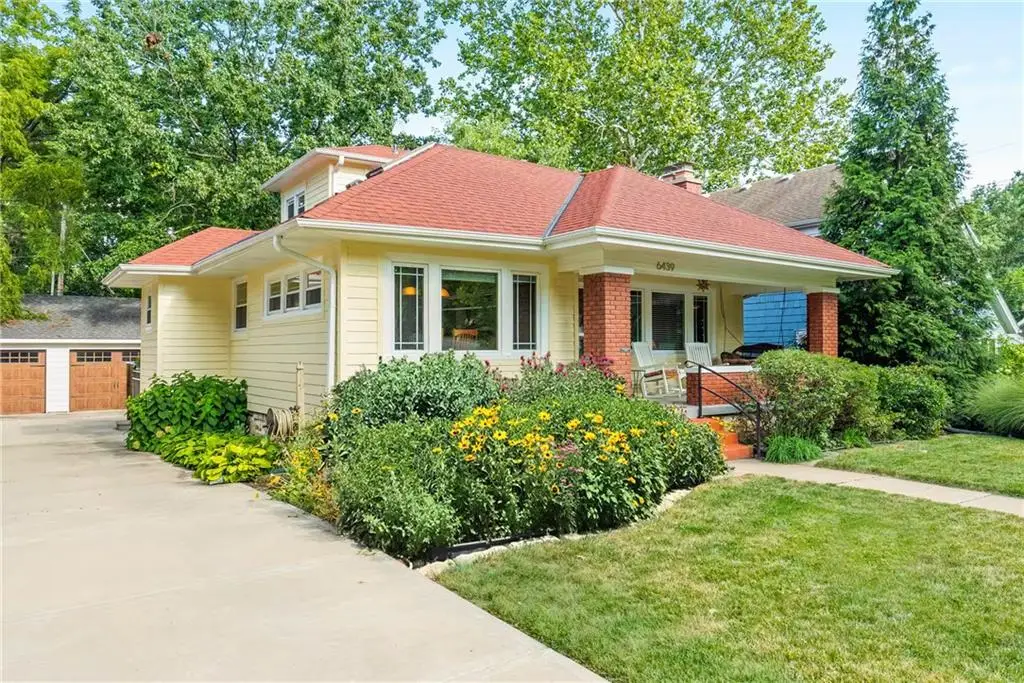 6439 Walnut Street, Kansas City, MO 64113 - #1