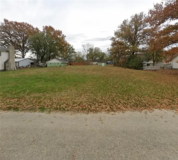 207 Kickapoo Street, Easton, KS 66020