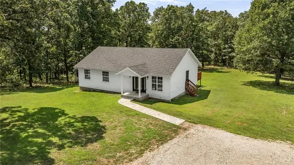 22962 Highway Tt Highway, Versailles, MO 65084