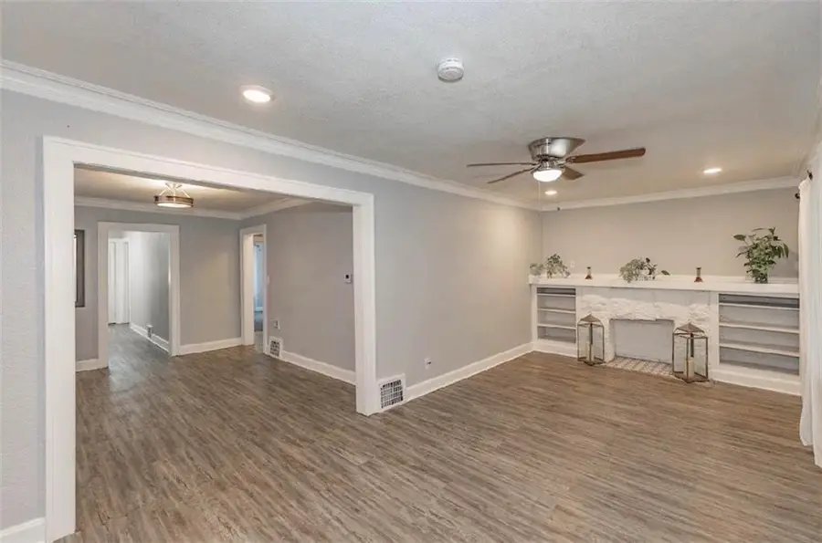 1511 E 49th Street, Kansas City, MO 64110 - #3