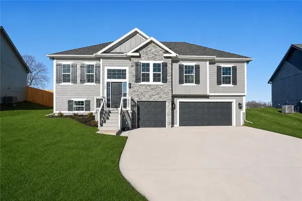 1034 Fir Lane, Liberty, MO 64068