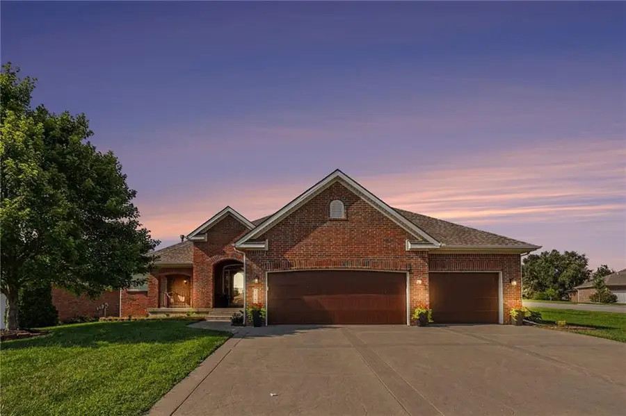 10900 Delavan Court, Kansas City, KS 66109 - #2