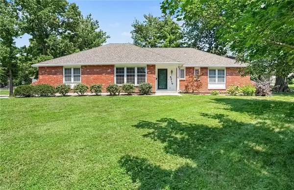 5716 W 97th Terrace, Overland Park, KS 66207