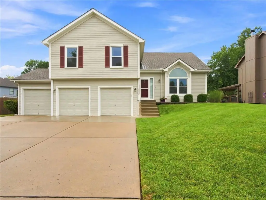 7338 N Booth Avenue, Kansas City, MO 64158 - #1