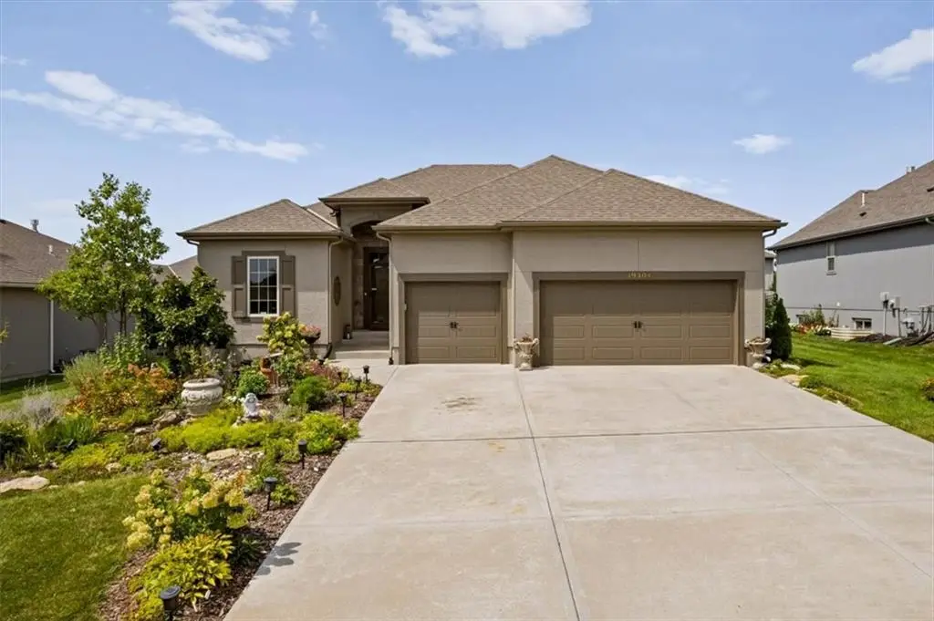 19304 W 201st Street, Spring Hill, KS 66083 - #1