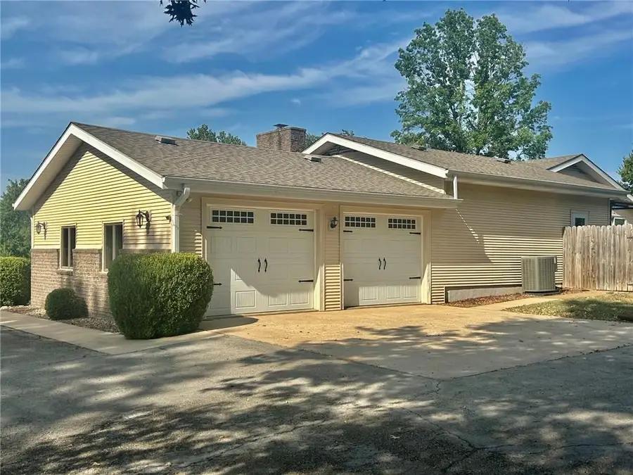 23027 Queens Road, Parsons, KS 67357 - #2