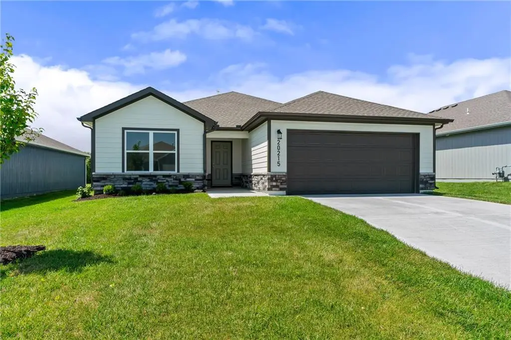 705 SW 6th Terrace, Oak Grove, MO 64075 - #1