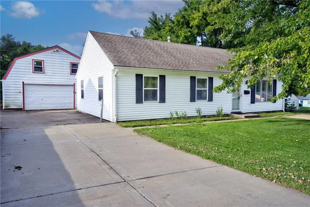 2401 NE 58th Terrace, Kansas City, MO 64118 - #1