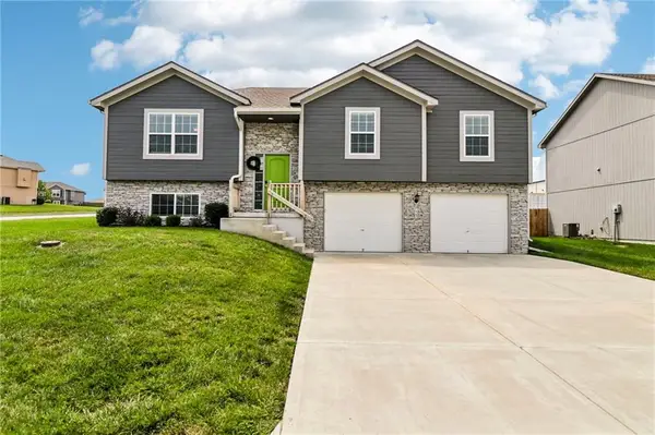 1701 NW Hilltop Court, Grain Valley, MO 64029