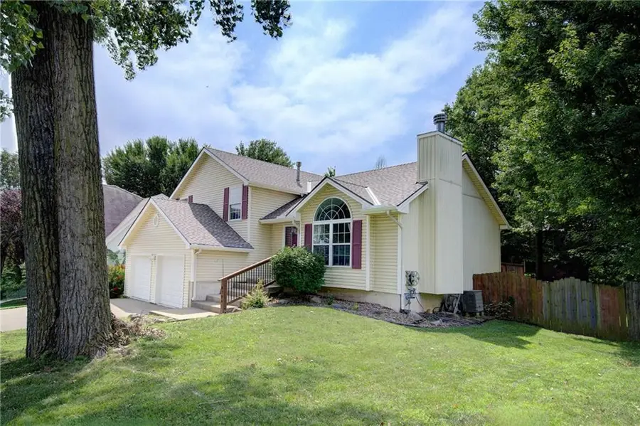 8706 N Carson Avenue, Kansas City, MO 64153 - #2