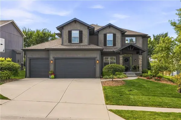 8810 W 165 Terrace, Overland Park, KS 66085