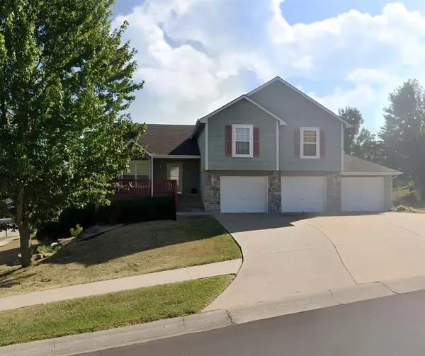 1301 Sawgrass Drive, Grain Valley, MO 64029