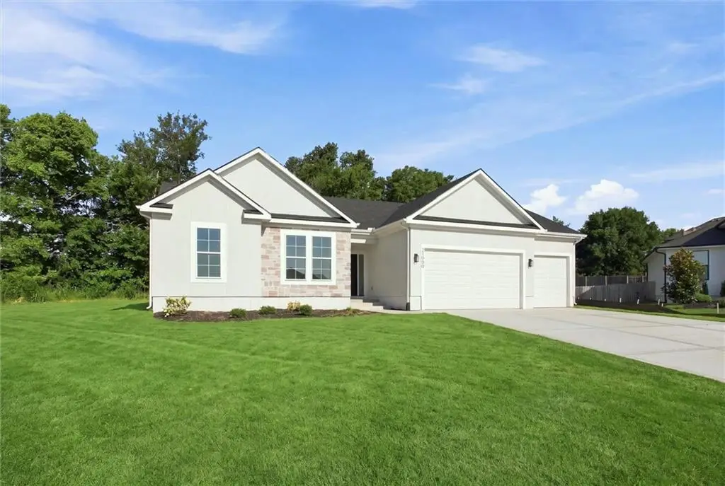 21063 W 225th Street, Spring Hill, KS 66083 - #1