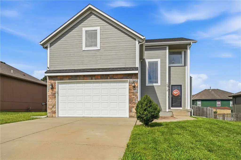 16912 Summit Drive, Belton, MO 64012 - #1
