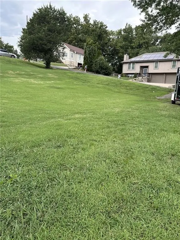 1819 NW 50th St Street, Northmoor, MO 64151