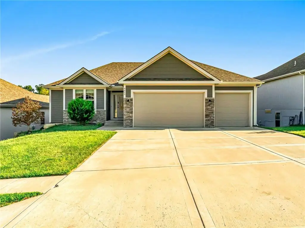 8615 NW 74th Terrace, Kansas City, MO 64152 - #1