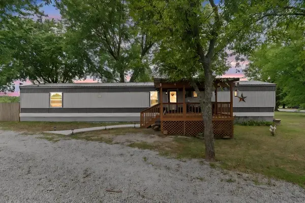 845 S Carriage Drive, Deepwater, MO 64740