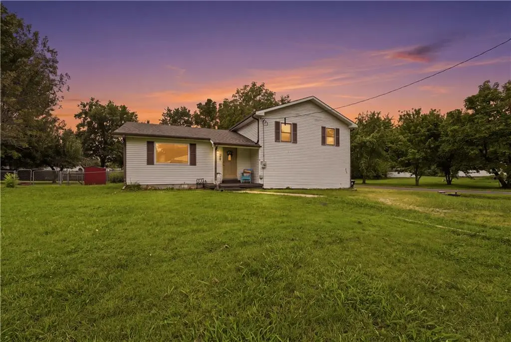 300 East Mason Street, La Monte, MO 65337 - #1