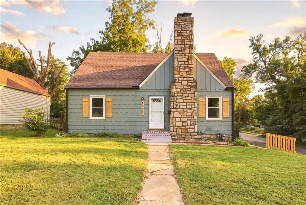 1301 E 80th Street, Kansas City, MO 64131 - #1