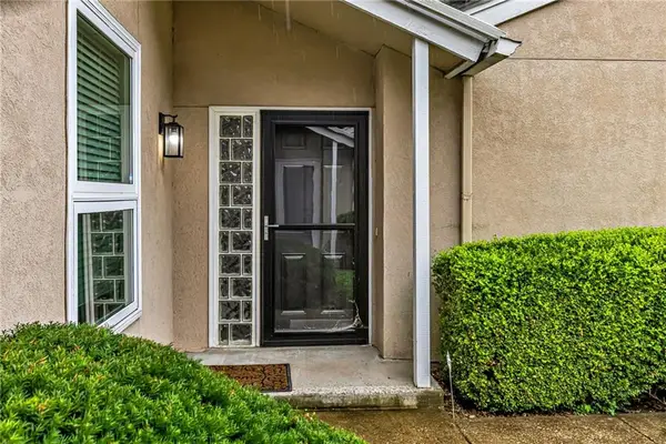 12735 W 108th Place, Overland Park, KS 66210