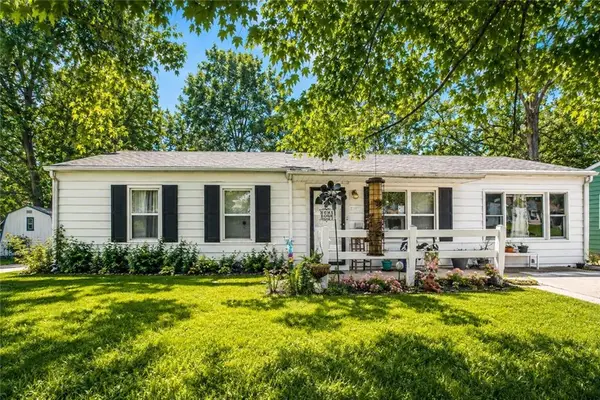 1304 N Indian Lane, Independence, MO 64056