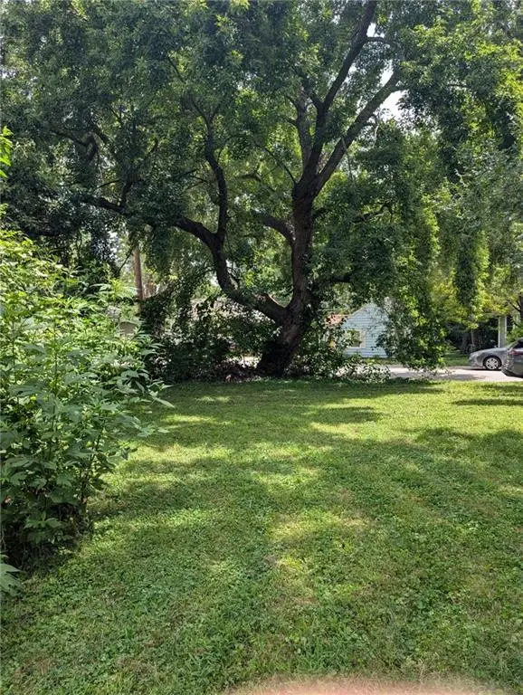 122 Arthur Avenue, Bonner Springs, KS 66012 - #2