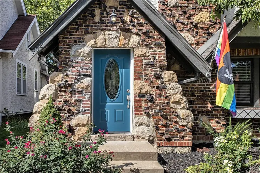 702 E 71 Terrace, Kansas City, MO 64131 - #2