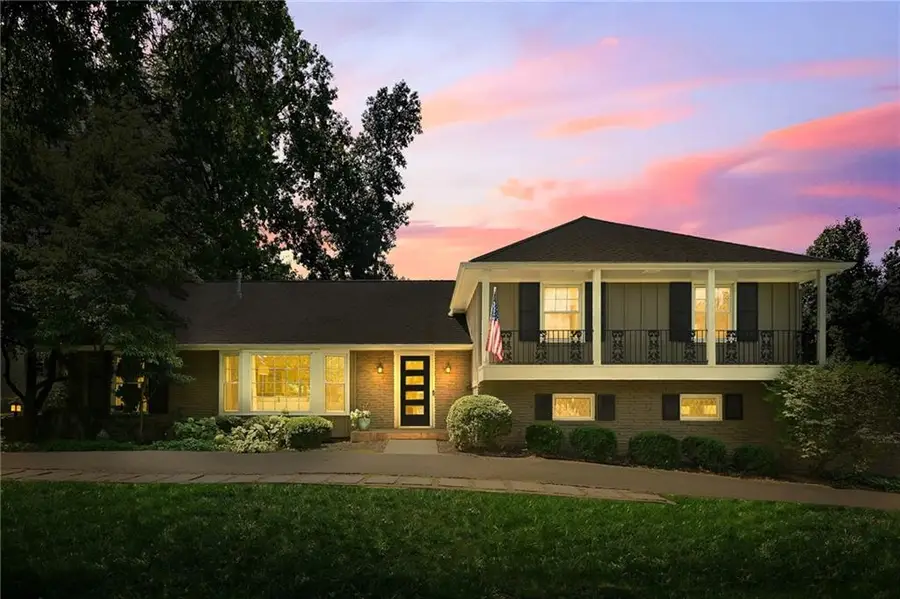 9700 Wenonga Lane, Leawood, KS 66206 - #2