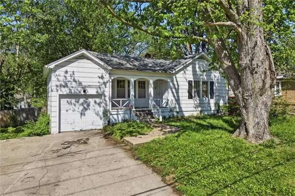1506 S Hedges Avenue, Independence, MO 64052