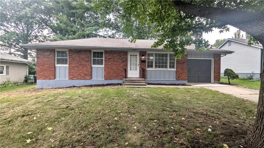 4002 S Hocker Avenue, Independence, MO 64055 - #3