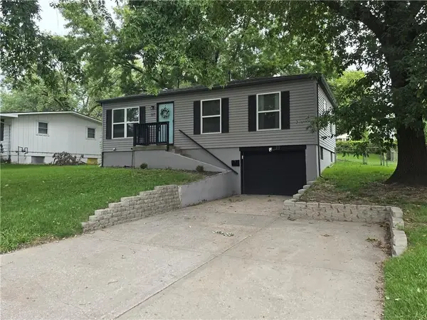 317 N Cochise Drive, Independence, MO 64056