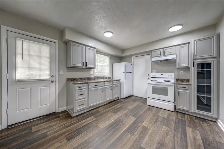 11303 Donnelly Avenue, Kansas City, MO 64134 - #3